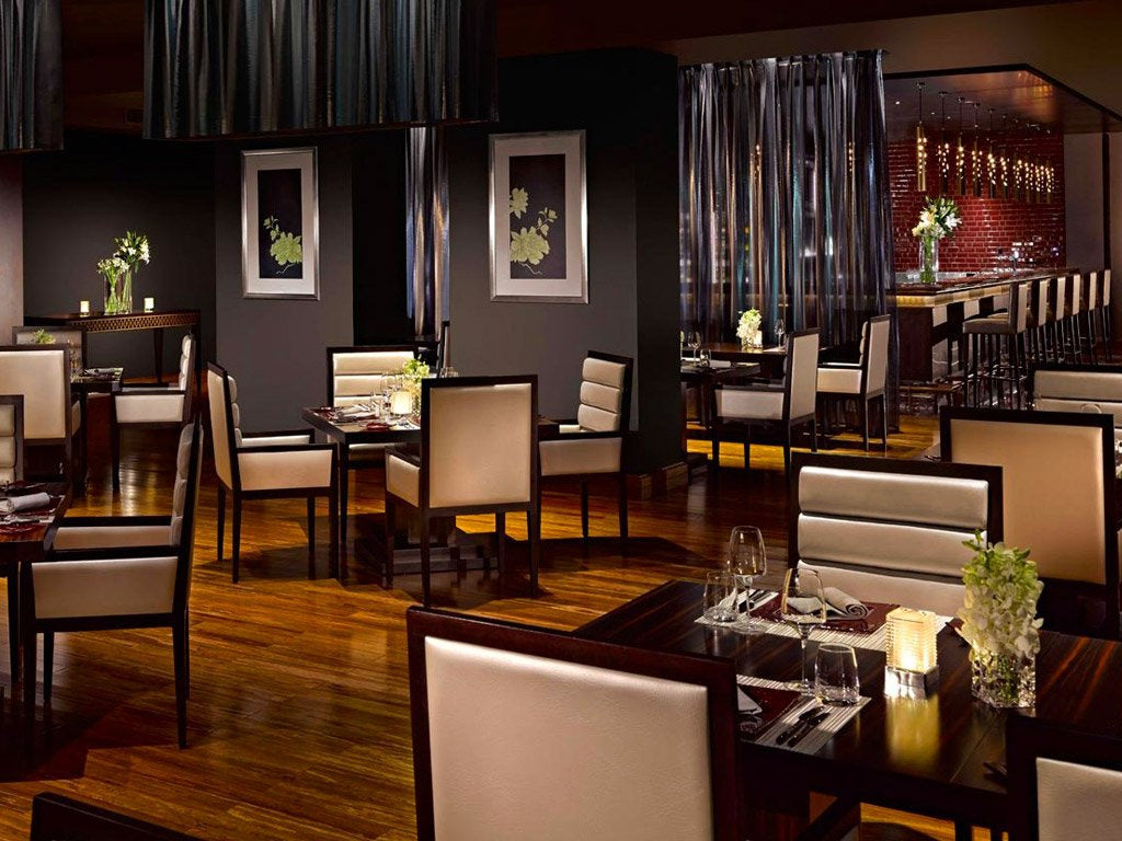 Restaurant_Bar_Table Lighting_Cordless_Rechargeable_Lamp_Battery_Operated_Outdoor_Lamp_LED_Wireless_Lamp_Insight Cordless Lighting