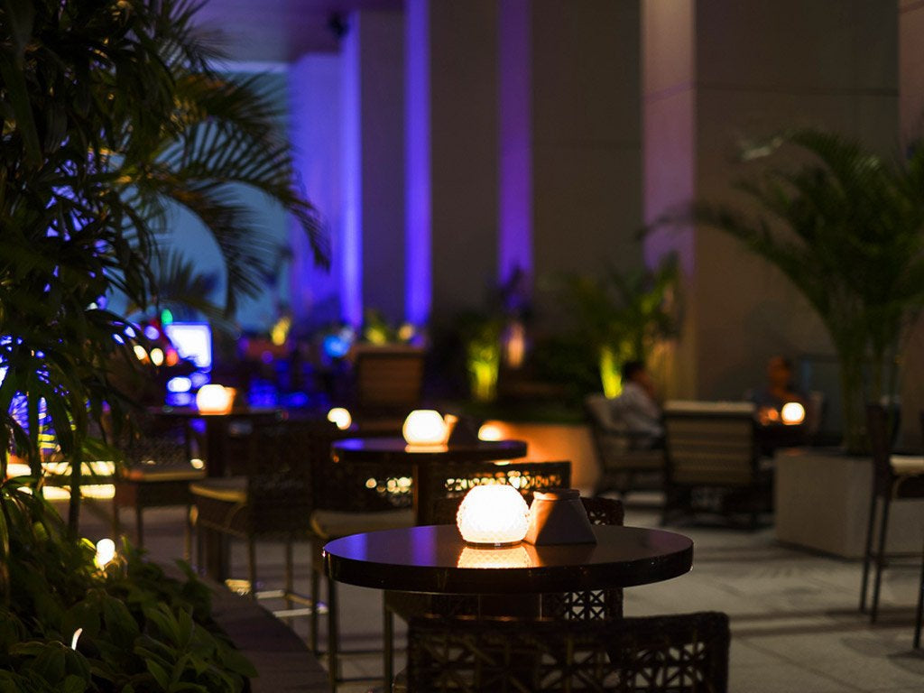 Restaurant_Bar_Table Lighting_Cordless_Rechargeable_Lamp_Battery_Operated_Outdoor_Lamp_LED_Wireless_Lamp_Insight Cordless Lighting