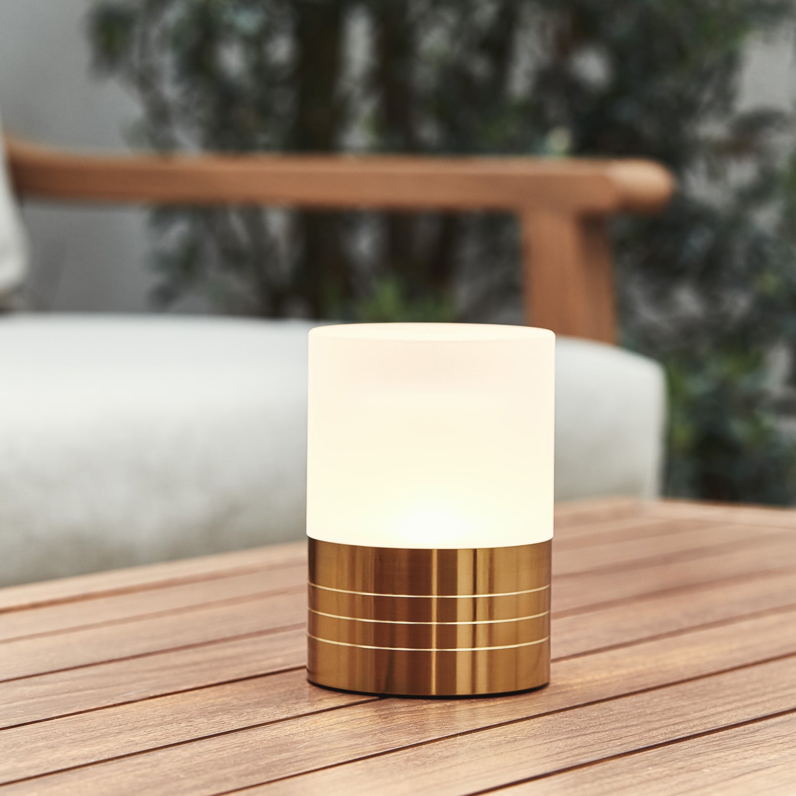 Round Cordless Table Lamp, Brass | Rechargeable Cordless Table Lamps | Insight Cordless Lighting